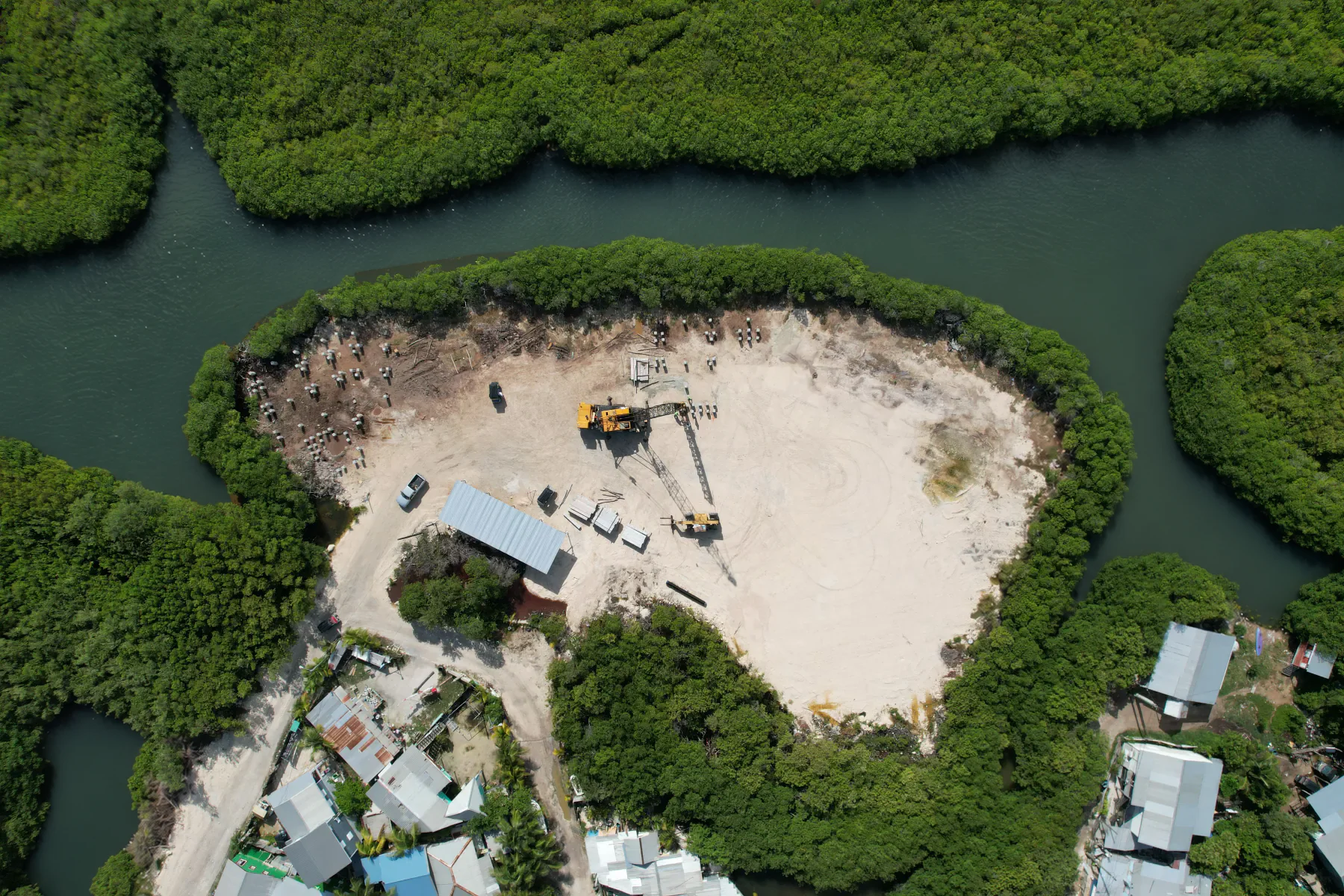 01-laguna-rio-september-piling-overhead